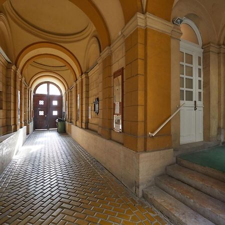 Fewo Oktogon Budapeste Exterior foto